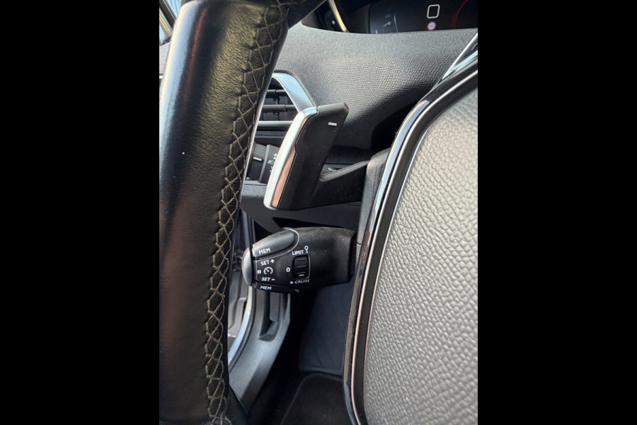 Peugeot 5008 1.2 PureTech Active Business - AUTOMAAT I 7 Persoons I Navigatie I Airco I LED I PDC I Sport velgen I Dealer onderh.