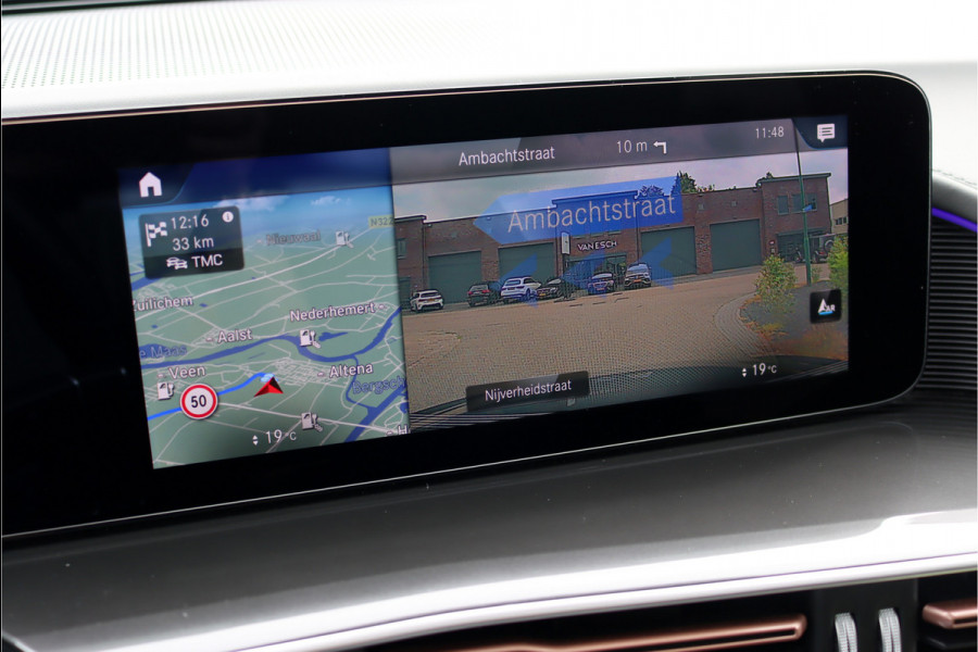 Mercedes-Benz EQC 400 4MATIC AMG Line 80 kWh | Distronic+ | Massage | Memory | Burmester | Trekhaak | Schuifdak | Stoelventilatie | Leder | Multibeam LED | Luchtkwaliteitspakket | HUD | Augmented Reality |