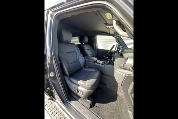 Toyota Land Cruiser 2.8 D-4D landcruiser Blind Van Professional Executive Luxe Uitvoering!