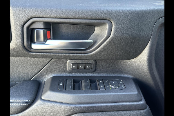 Toyota Land Cruiser 2.8 D-4D landcruiser Blind Van Professional Executive Luxe Uitvoering!