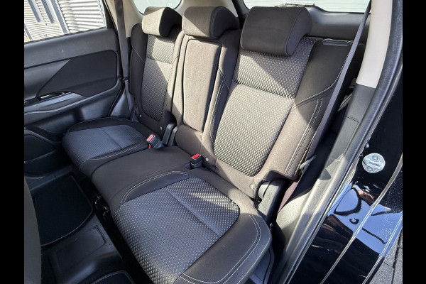 Mitsubishi Outlander BWJ 2021 | 2.4 225PK PHEV Pure | CLIMA | NAVI | STOELVERW | CAMERA A | CARPLAY | PDC 2X| LICHTMETAAL