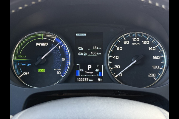 Mitsubishi Outlander BWJ 2021 | 2.4 225PK PHEV Pure | CLIMA | NAVI | STOELVERW | CAMERA A | CARPLAY | PDC 2X| LICHTMETAAL
