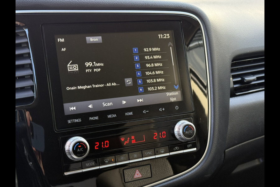 Mitsubishi Outlander BWJ 2021 | 2.4 225PK PHEV Pure | CLIMA | NAVI | STOELVERW | CAMERA A | CARPLAY | PDC 2X| LICHTMETAAL