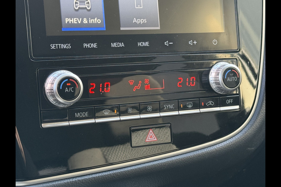Mitsubishi Outlander BWJ 2021 | 2.4 225PK PHEV Pure | CLIMA | NAVI | STOELVERW | CAMERA A | CARPLAY | PDC 2X| LICHTMETAAL