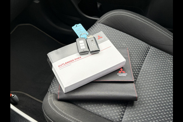 Mitsubishi Outlander BWJ 2021 | 2.4 225PK PHEV Pure | CLIMA | NAVI | STOELVERW | CAMERA A | CARPLAY | PDC 2X| LICHTMETAAL