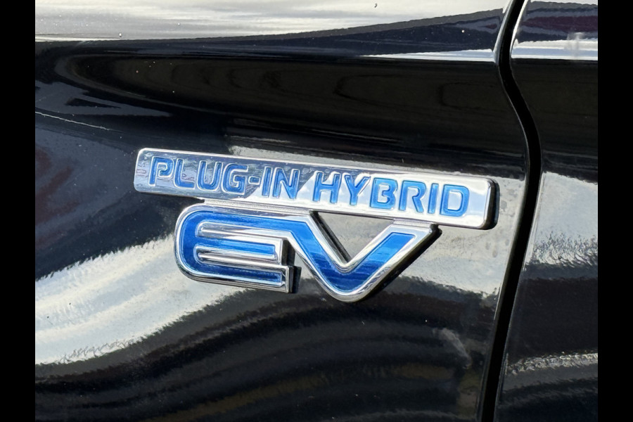 Mitsubishi Outlander BWJ 2021 | 2.4 225PK PHEV Pure | CLIMA | NAVI | STOELVERW | CAMERA A | CARPLAY | PDC 2X| LICHTMETAAL