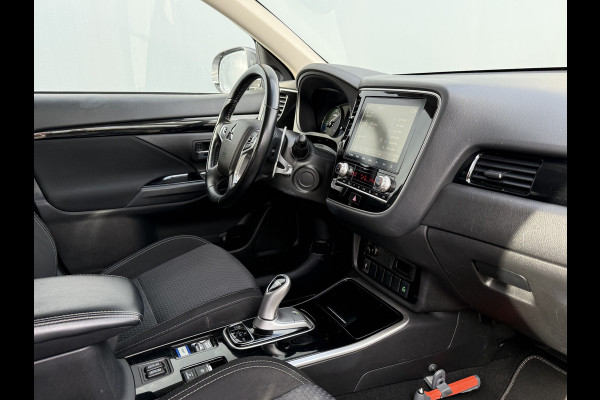 Mitsubishi Outlander BWJ 2021 | 2.4 225PK PHEV Pure | CLIMA | NAVI | STOELVERW | CAMERA A | CARPLAY | PDC 2X| LICHTMETAAL