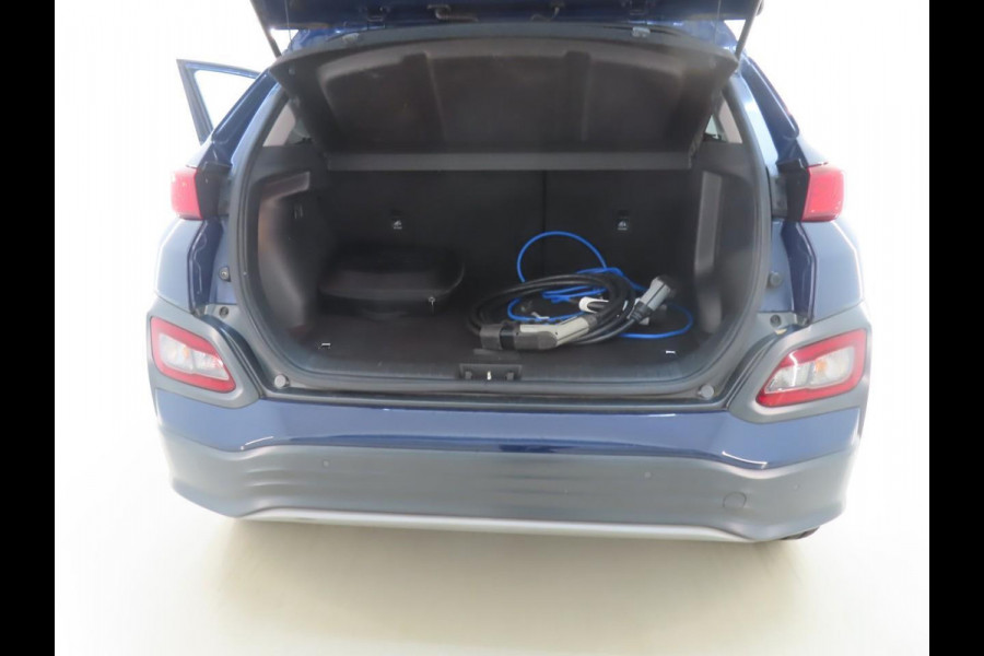 Hyundai Kona EV Fashion 64 kWh | SOH 100% | Navigatie | Warmtepomp | VERWACHT |