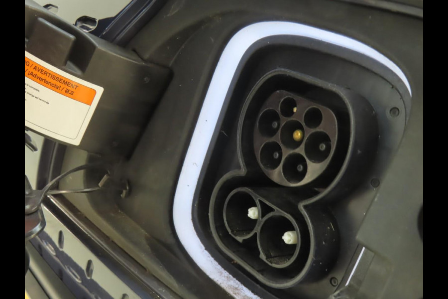 Hyundai Kona EV Fashion 64 kWh | SOH 100% | Navigatie | Warmtepomp | VERWACHT |