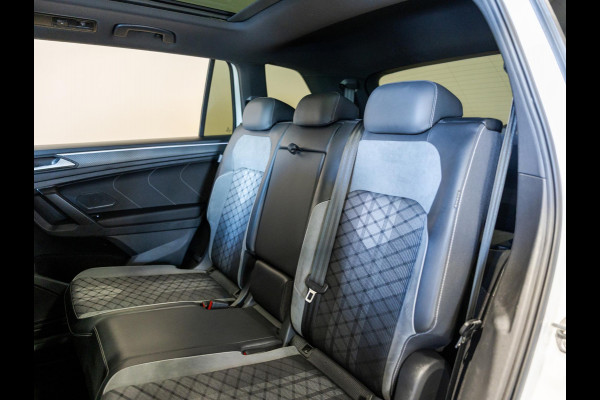 Volkswagen Tiguan Allspace 1.5 TSI R-Line Blackstyle 7p. / 150pk / Panorama dak / Stoel en stuur verwarming / Achteruitrij camera /