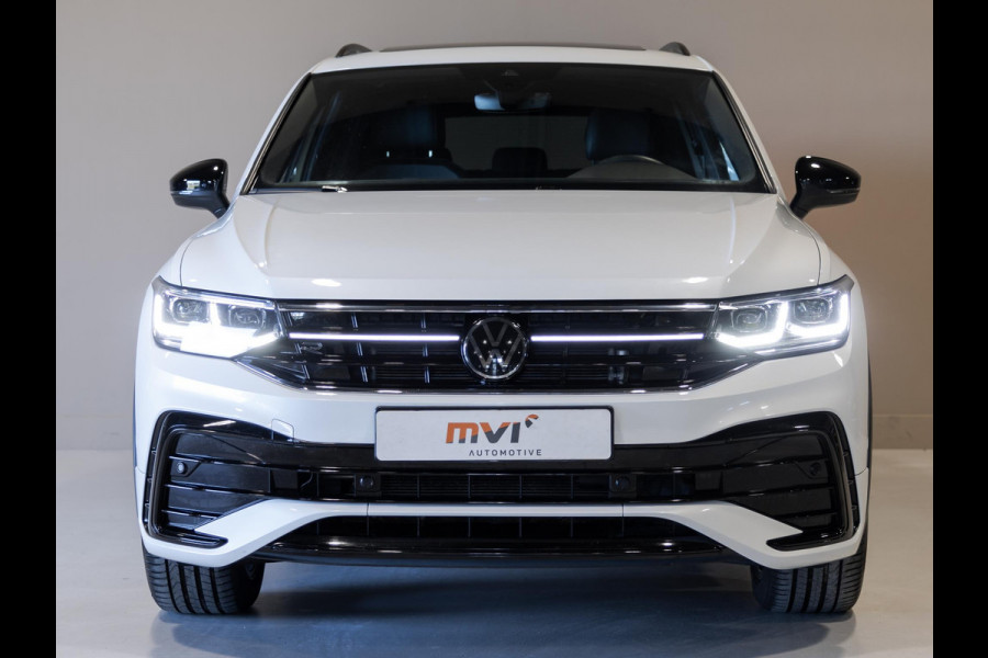 Volkswagen Tiguan Allspace 1.5 TSI R-Line Blackstyle 7p. / 150pk / Panorama dak / Stoel en stuur verwarming / Achteruitrij camera /