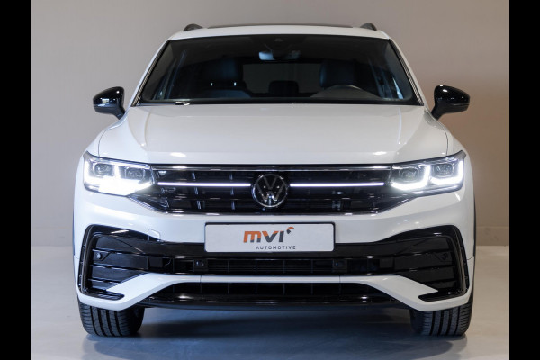 Volkswagen Tiguan Allspace 1.5 TSI R-Line Blackstyle 7p. / 150pk / Panorama dak / Stoel en stuur verwarming / Achteruitrij camera /