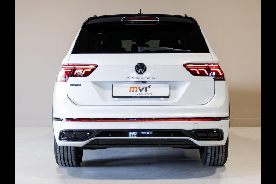 Volkswagen Tiguan Allspace 1.5 TSI R-Line Blackstyle 7p. / 150pk / Panorama dak / Stoel en stuur verwarming / Achteruitrij camera /