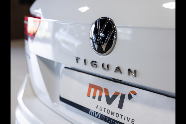Volkswagen Tiguan Allspace 1.5 TSI R-Line Blackstyle 7p. / 150pk / Panorama dak / Stoel en stuur verwarming / Achteruitrij camera /