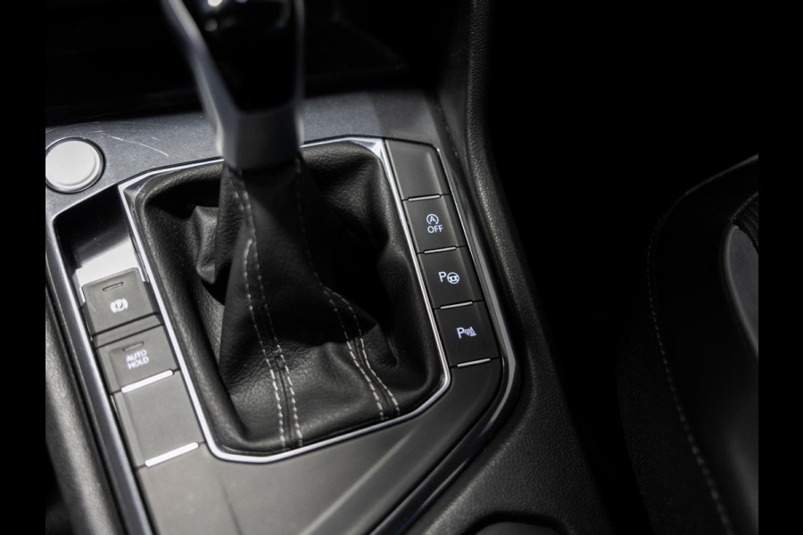 Volkswagen Tiguan Allspace 1.5 TSI R-Line Blackstyle 7p. / 150pk / Panorama dak / Stoel en stuur verwarming / Achteruitrij camera /