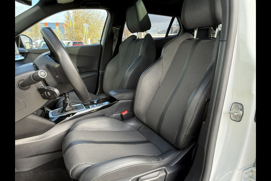Peugeot 2008 BWJ 2021 | 1.2T 131PK GT | PANO DAK | TREKHAAK | CLIMA | NAVI | LEDER/STOF | CAMERA A | PDC | CARPLAY |