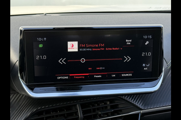 Peugeot 2008 BWJ 2021 | 1.2T 131PK GT | PANO DAK | TREKHAAK | CLIMA | NAVI | LEDER/STOF | CAMERA A | PDC | CARPLAY |