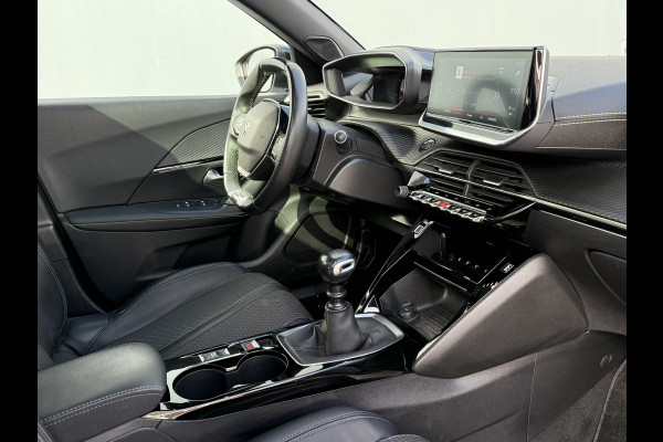 Peugeot 2008 BWJ 2021 | 1.2T 131PK GT | PANO DAK | TREKHAAK | CLIMA | NAVI | LEDER/STOF | CAMERA A | PDC | CARPLAY |