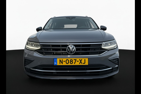 Volkswagen Tiguan 1.5 TSI 150PK! LIFE BUSINESS CARPLAY/ACC/NAVI/STUURVERW.