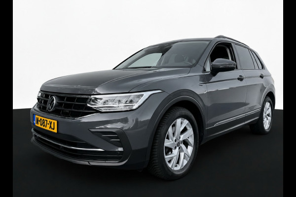 Volkswagen Tiguan 1.5 TSI 150PK! LIFE BUSINESS CARPLAY/ACC/NAVI/STUURVERW.