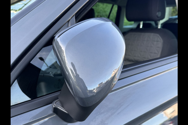 Volkswagen Tiguan 1.5 TSI 150PK! LIFE BUSINESS CARPLAY/ACC/NAVI/STUURVERW.