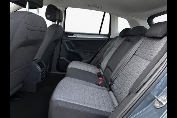 Volkswagen Tiguan 1.5 TSI 150PK! LIFE BUSINESS CARPLAY/ACC/NAVI/STUURVERW.