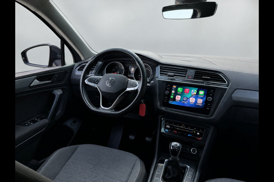 Volkswagen Tiguan 1.5 TSI 150PK! LIFE BUSINESS CARPLAY/ACC/NAVI/STUURVERW.