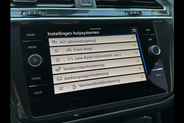 Volkswagen Tiguan 1.5 TSI 150PK! LIFE BUSINESS CARPLAY/ACC/NAVI/STUURVERW.