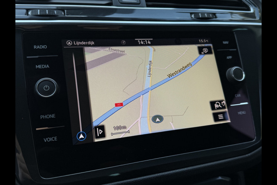 Volkswagen Tiguan 1.5 TSI 150PK! LIFE BUSINESS CARPLAY/ACC/NAVI/STUURVERW.