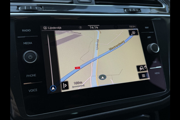 Volkswagen Tiguan 1.5 TSI 150PK! LIFE BUSINESS CARPLAY/ACC/NAVI/STUURVERW.