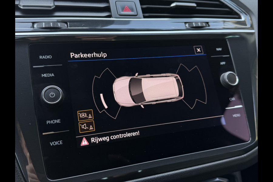 Volkswagen Tiguan 1.5 TSI 150PK! LIFE BUSINESS CARPLAY/ACC/NAVI/STUURVERW.