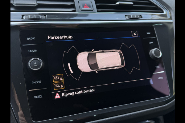 Volkswagen Tiguan 1.5 TSI 150PK! LIFE BUSINESS CARPLAY/ACC/NAVI/STUURVERW.
