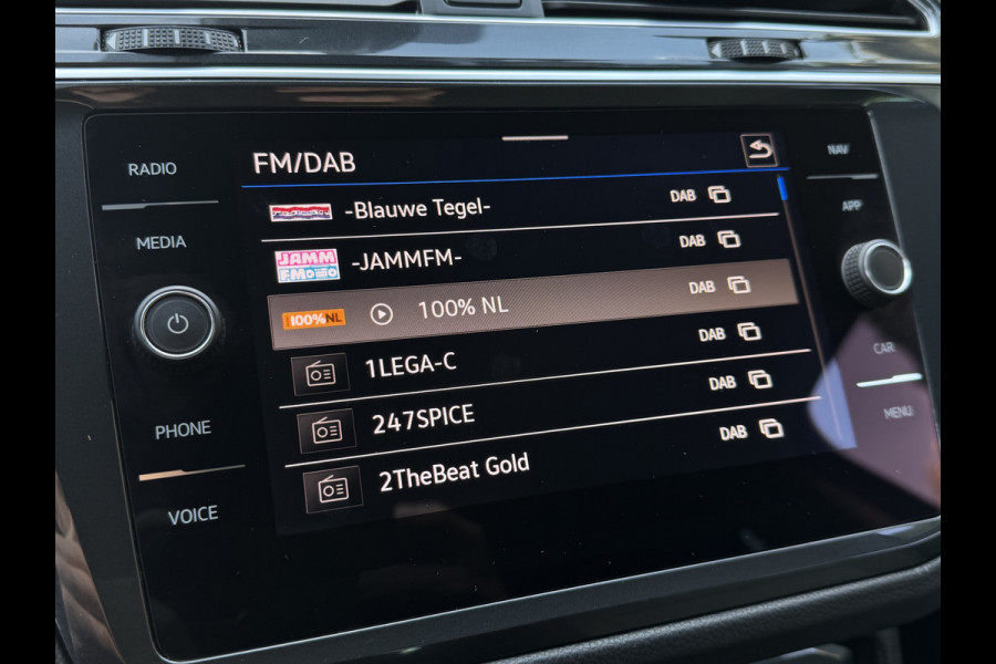 Volkswagen Tiguan 1.5 TSI 150PK! LIFE BUSINESS CARPLAY/ACC/NAVI/STUURVERW.