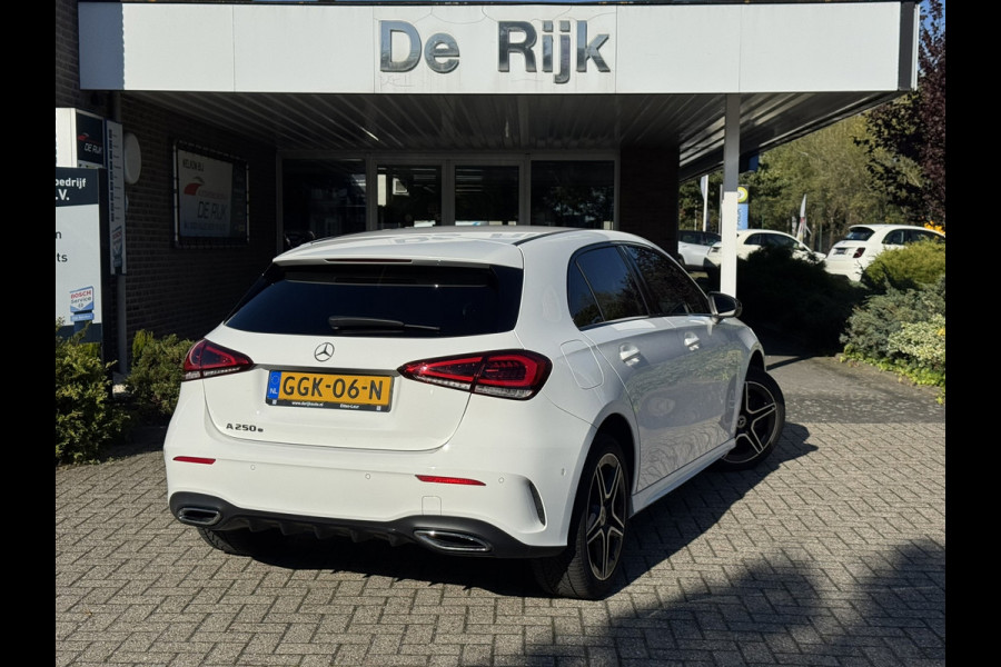Mercedes-Benz A-Klasse 250 e AMG Line (SoH 92%) | Carplay/Android, Stoelverw., Sfeerverl., Camera, Cruise, Climate. Night Pakket |