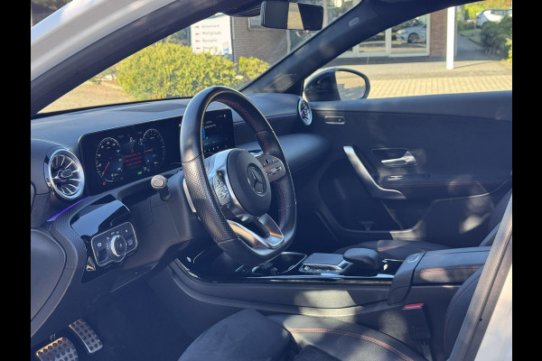 Mercedes-Benz A-Klasse 250 e AMG Line (SoH 92%) | Carplay/Android, Stoelverw., Sfeerverl., Camera, Cruise, Climate. Night Pakket |