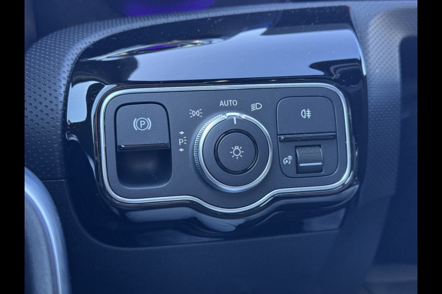 Mercedes-Benz A-Klasse 250 e AMG Line (SoH 92%) | Carplay/Android, Stoelverw., Sfeerverl., Camera, Cruise, Climate. Night Pakket |