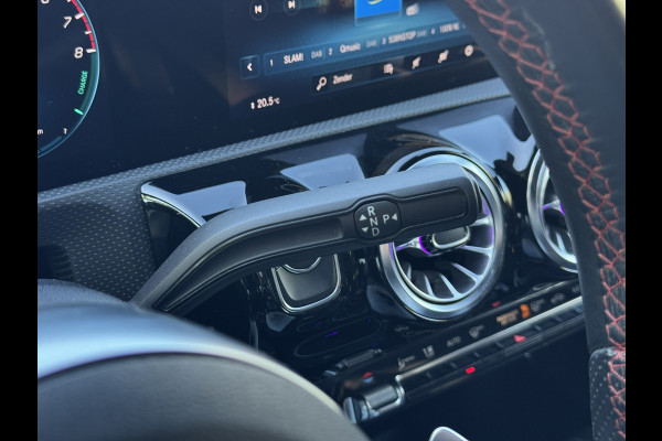 Mercedes-Benz A-Klasse 250 e AMG Line (SoH 92%) | Carplay/Android, Stoelverw., Sfeerverl., Camera, Cruise, Climate. Night Pakket |