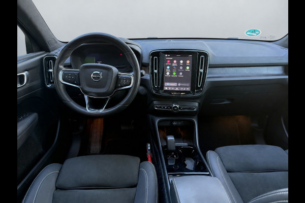 Volvo C40 Recharge Plus 69 kWh, panoramadak, 20 inch,camera,electr bedienbare trekhaak, 1 e eigenaar, Origineel NL auto met nap