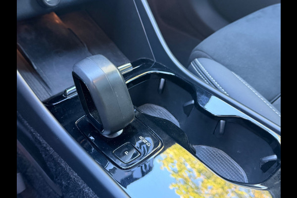 Volvo C40 Recharge Plus 69 kWh, panoramadak, 20 inch,camera,electr bedienbare trekhaak, 1 e eigenaar, Origineel NL auto met nap