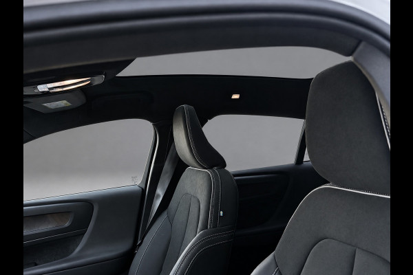 Volvo C40 Recharge Plus 69 kWh, panoramadak, 20 inch,camera,electr bedienbare trekhaak, 1 e eigenaar, Origineel NL auto met nap