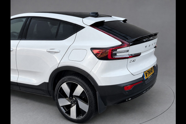 Volvo C40 Recharge Plus 69 kWh, panoramadak, 20 inch,camera,electr bedienbare trekhaak, 1 e eigenaar, Origineel NL auto met nap