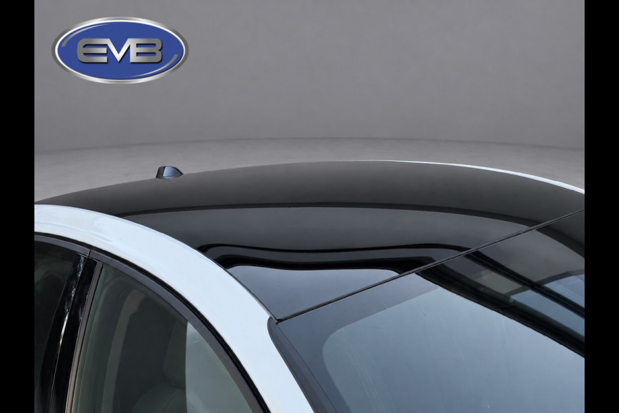 Volvo C40 Recharge Plus 69 kWh, panoramadak, 20 inch,camera,electr bedienbare trekhaak, 1 e eigenaar, Origineel NL auto met nap