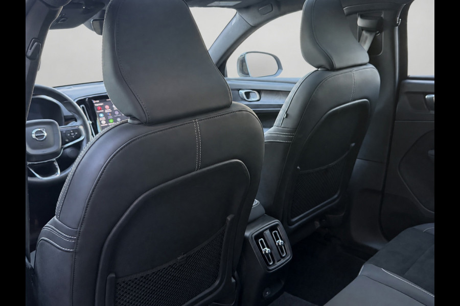 Volvo C40 Recharge Plus 69 kWh, panoramadak, 20 inch,camera,electr bedienbare trekhaak, 1 e eigenaar, Origineel NL auto met nap