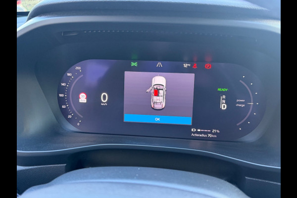 Volvo C40 Recharge Plus 69 kWh, panoramadak, 20 inch,camera,electr bedienbare trekhaak, 1 e eigenaar, Origineel NL auto met nap
