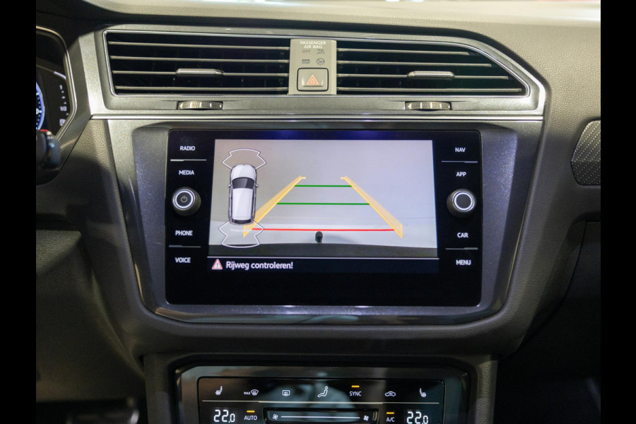 Volkswagen Tiguan Allspace 1.5 TSI R-Line Business+ 7p. / 150pk / Trekhaak / Panorama dak / Achteruitrij camera /