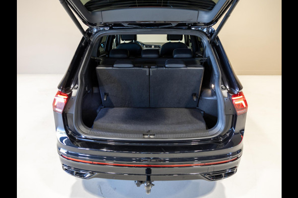Volkswagen Tiguan Allspace 1.5 TSI R-Line Business+ 7p. / 150pk / Trekhaak / Panorama dak / Achteruitrij camera /
