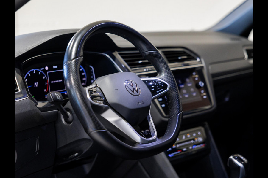 Volkswagen Tiguan Allspace 1.5 TSI R-Line Business+ 7p. / 150pk / Trekhaak / Panorama dak / Achteruitrij camera /