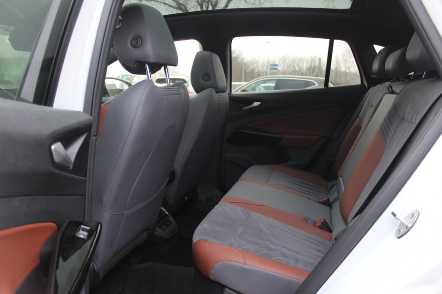 Volkswagen ID.4 Tech 77 kWh / Full option! / Panoramadak / Camera / Head-up / Keyless / 21'' / ACC / Dodehoek / Elektr. stoelen / Massage / Navigatie / Stuurverwarming