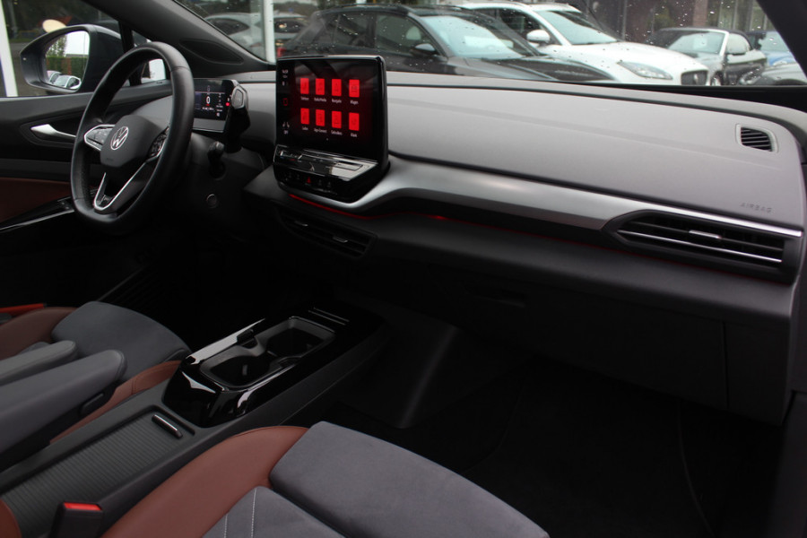 Volkswagen ID.4 Tech 77 kWh / Full option! / Panoramadak / Camera / Head-up / Keyless / 21'' / ACC / Dodehoek / Elektr. stoelen / Massage / Navigatie / Stuurverwarming