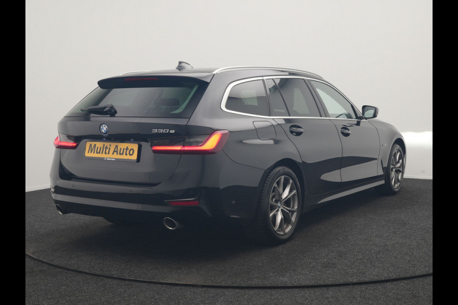 BMW 3 Serie Touring 330e Sportline PHEV 293pk Dealer O.H. | SOH 90,9% | Panodak | Adaptive Cruise | Head Up | 360 Camera | Lederen Sportstoelen & Stuur Verwarmd | Keyless | BLIS | Apple Carplay | Navigatie | DAB | Plug In Hybrid |